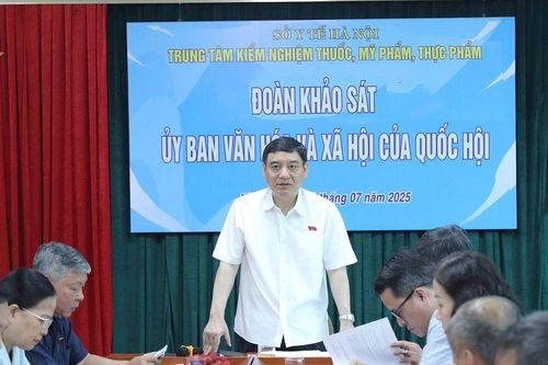 Chủ nhiệm Ủy ban Văn hóa và Xã hội Nguyễn Đắc Vinh khảo sát, làm việc với Trung tâm Kiểm nghiệm thuốc, mỹ phẩm, thực phẩm