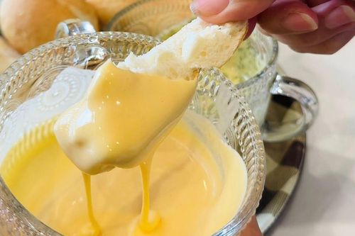Cách làm kem trứng chấm bánh mì tại nhà