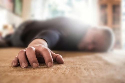 Những việc cần làm khi sơ cứu người bị đột quỵ não