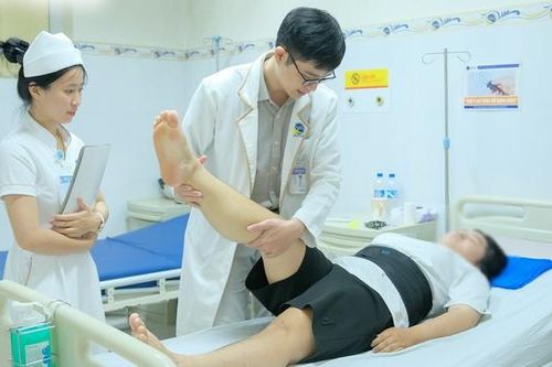 Cô gái 16 tuổi đối diện với hàng loạt biến chứng nghiêm trọng do thoát vị đĩa đệm