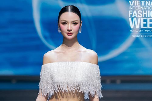Một Á hậu muốn lấn sân sang làm người mẫu