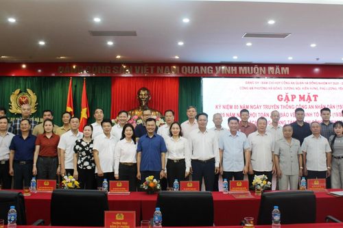 Tri ân sự đóng góp của các thế hệ từng cống hiến cho lực lượng Công an nhân dân