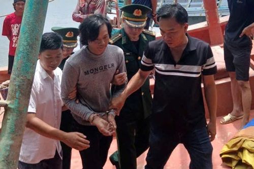 TP Hồ Chí Minh: Bắt đối tượng bị truy nã đang trốn trên tàu cá