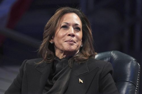 Bà Kamala Harris ra mắt sách về 107 ngày tranh cử tổng thống Mỹ