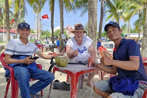 Lại có khách Tây rơi nhẫn kim cương ở Đà Nẵng