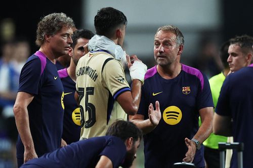 Barca rối ren chuyện băng đội trưởng