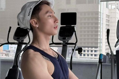 Sơn Tùng M-TP khoe cơ bắp