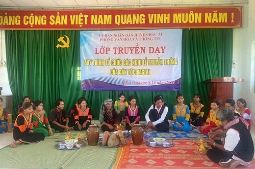 Tìm giải pháp bảo tồn, phát triển văn hóa Raglai gắn với phát triển du lịch cộng đồng
