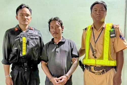Bắt giữ đối tượng say xỉn dùng chìa khóa đâm CSGT