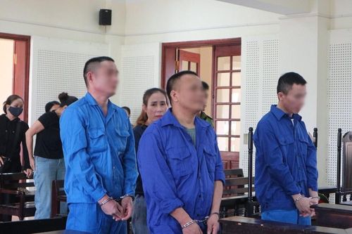 Chồng chưa mãn hạn tù, vợ 'nối gót' lĩnh án 20 năm vì buôn ma túy