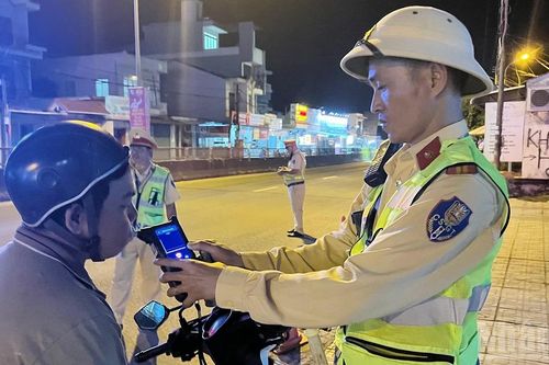 Kiên quyết xử lý vi phạm nồng độ cồn - Vì một xã hội không tai nạn