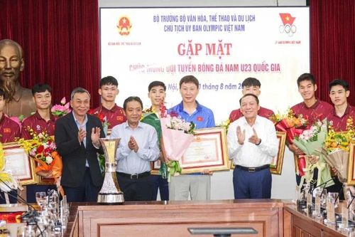 Bộ trưởng Văn hóa, Thể thao và Du lịch gặp mặt, tuyên dương U23 Việt Nam