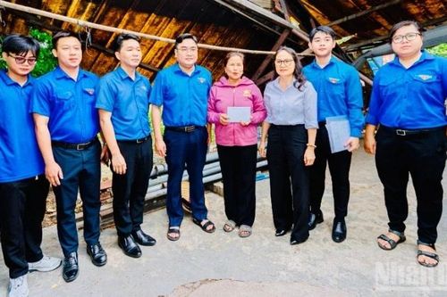 Thành phố Hồ Chí Minh: Thăm hỏi các gia đình ảnh hưởng bởi bão số 3