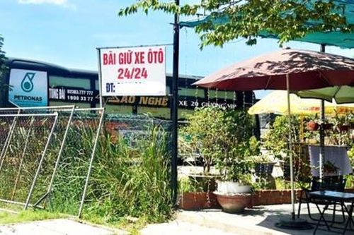 Đất công viên biến thành bãi giữ xe