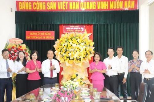 Phó Bí thư Thường trực Thành ủy Đà Nẵng Nguyễn Đình Vĩnh chúc mừng 95 năm Ngày truyền thống ngành Tuyên giáo