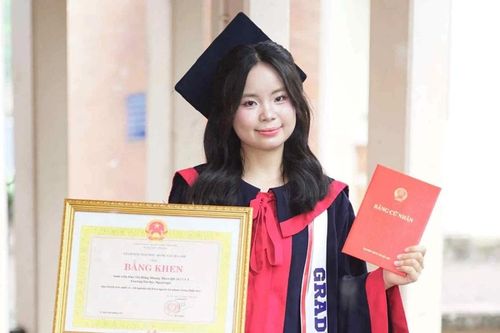 Nữ thủ khoa ULIS với bí quyết chỉn chu và 'đọc bầu không khí'