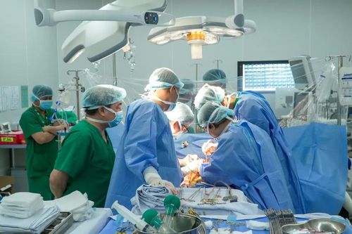 Bệnh viện Quân y 175 ghép gan cấp cứu thành công 2 người bệnh