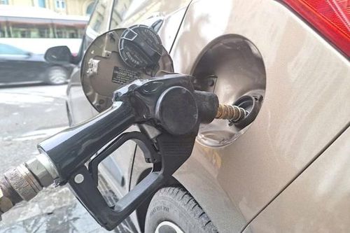 Giá xăng hôm nay 01/8: Bất ngờ đảo chiều?