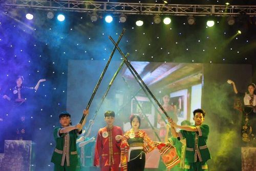 Gìn giữ bản sắc Mường tại mái trường vùng cao
