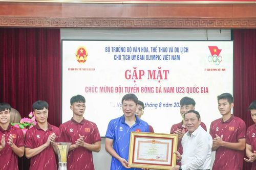 Bộ trưởng Nguyễn Văn Hùng gặp mặt, khen thưởng U23 Việt Nam sau chức vô địch U23 Đông Nam Á