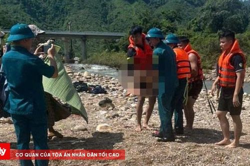 Hai sinh viên tử nạn khi lội suối