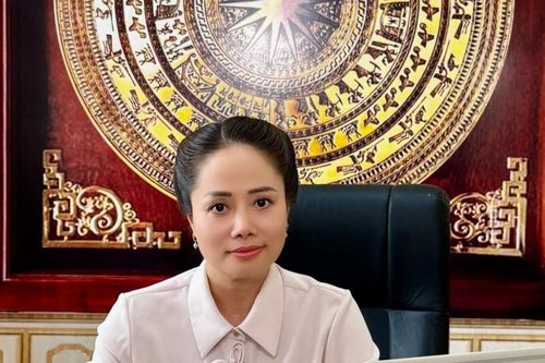 Nữ diễn viên đóng bí thư xã trên phim giờ vàng VTV là Trung tá công an