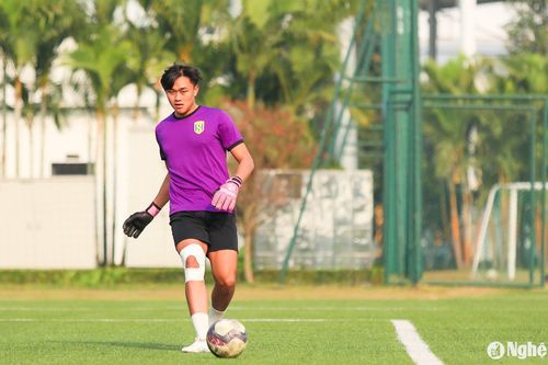Sông Lam Nghệ An 'đôn' duy nhất thủ môn trẻ Bảo Ngọc lên đội 1 dự V-League 2025/26