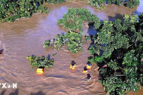 Sơn La: Cận cảnh giải cứu 6 người bị mắc kẹt do lũ tại xã Chiềng Khương