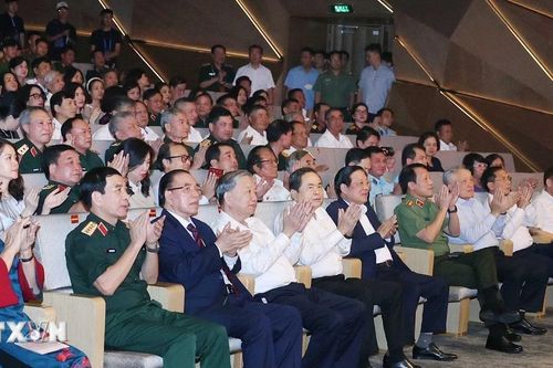 Tổng Bí thư Tô Lâm dự chương trình nghệ thuật '80 năm - Bản trường ca vang mãi'