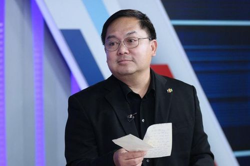 Tâm thư của con gái ông Hoàng Nam Tiến gây xúc động: 'Sao ba không đợi con về'