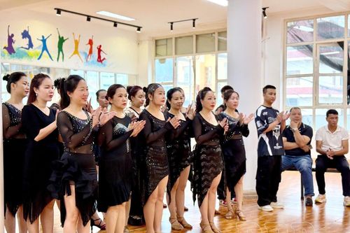 Nâng cao kỹ năng cho đội ngũ hướng dẫn khiêu vũ thể thao và vũ đạo giải trí