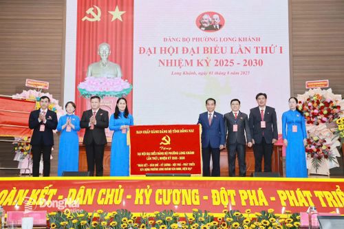 CHÀO MỪNG ĐẠI HỘI ĐẢNG BỘ CÁC CẤP, ĐẠI HỘI ĐẢNG BỘ TỈNH NHIỆM KỲ 2025-2030 VÀ ĐẠI HỘI LẦN THỨ XIV CỦA ĐẢNG Đại hội Đại biểu Đảng bộ phường Long Khánh lần thứ I, nhiệm kỳ 2025-2030: Quyết tâm xây dựng phường Long Khánh phát triển nhanh và bền vững