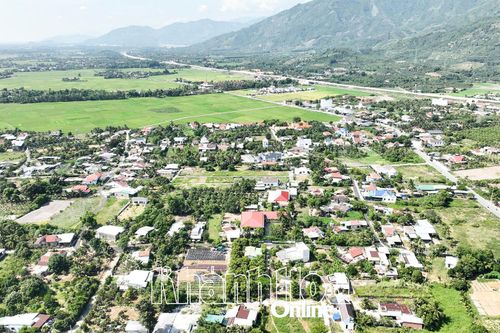 Chào mừng Đại hội đại biểu Đảng bộ xã Suối Hiệp lần thứ nhất, nhiệm kỳ 2025 - 2030: Phát triển xã Suối Hiệp theo hướng 'đô thị sinh thái, văn hóa truyền thống'