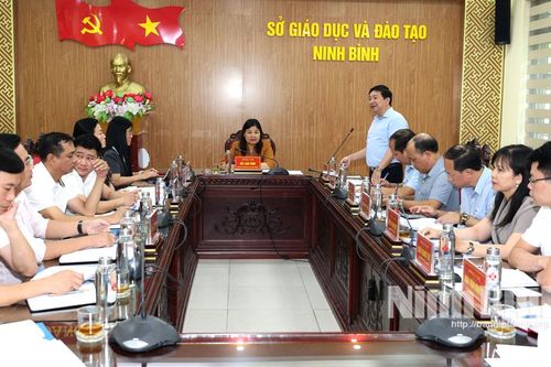 Lãnh đạo UBND tỉnh làm việc với Sở Giáo dục và Đào tạo