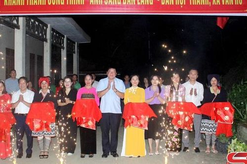 Khánh thành công trình 'Ánh sáng bản làng'