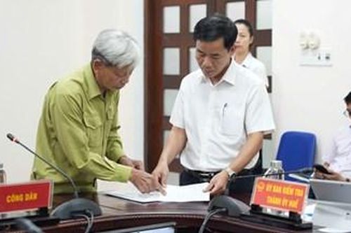 Lãnh đạo thành phố tiếp công dân, lắng nghe nhiều kiến nghị liên quan đất đai, tái định cư