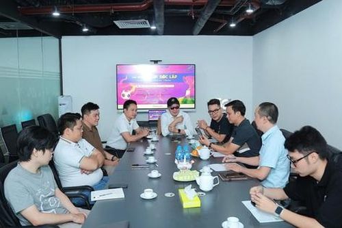 Đội bóng Báo Xây dựng tham dự Giải Bóng đá Cúp Độc lập chào mừng 80 năm Quốc khánh 2/9