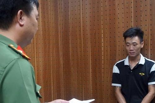 Đồng Tháp bắt giam đối tượng mua súng, đạn quân dụng để... phòng thân