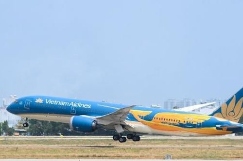 Lợi nhuận tăng vọt, Vietnam Airlines vượt kế hoạch năm chỉ sau 6 tháng