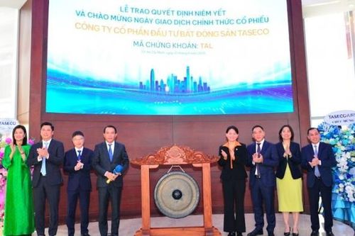 Cổ phiếu TAL chào sàn HOSE, đánh dấu cột mốc 15 năm phát triển