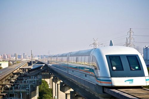 Thúc đẩy, phát triển các ngành công nghiệp hỗ trợ ô tô, đường sắt trong nước