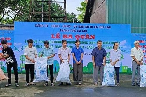 Xã Hòa Lạc ra quân tổng vệ sinh môi trường, phòng, chống dịch sốt xuất huyết