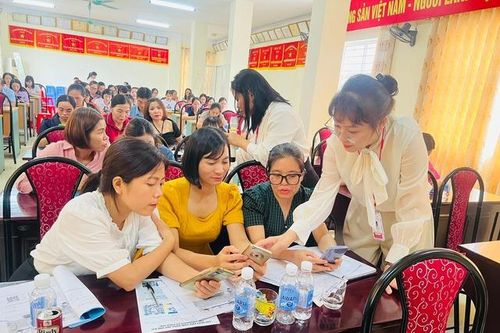 Đẩy mạnh triển khai phần mềm xây dựng thực đơn dinh dưỡng cho mẹ và bé tại Lai Châu