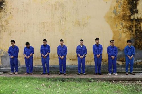 Khoe nhẫn kim cương giả, đồng hồ 'mỹ ký' để lừa hàng nghìn người tham gia đầu tư tiền ảo