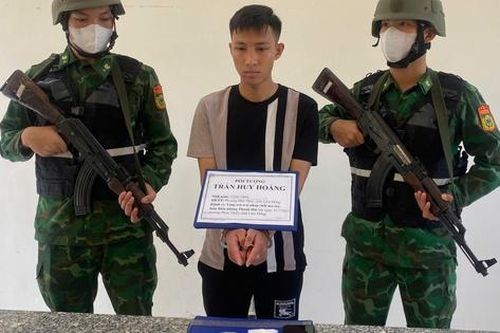 Bắt giữ thanh niên 21 tuổi tàng trữ lượng lớn ma túy