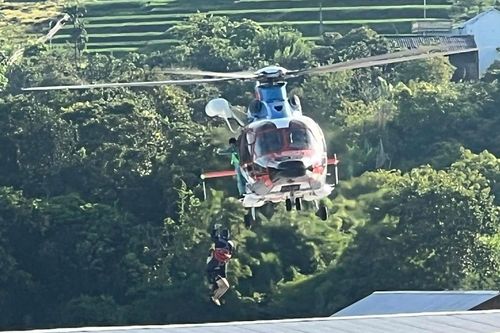 Điều động trực thăng giải cứu người dân bị cô lập do lũ