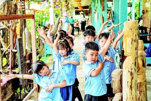 Hành trình tái sinh từ làng Củi Lũ
