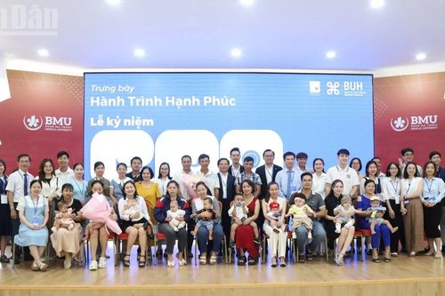 Niềm hạnh phúc của những cặp vợ chồng hiếm muộn ở Tây Nguyên