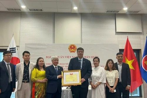Chủ tịch Ủy ban Trung ương Mặt trận Tổ quốc Việt Nam làm việc với Hiệp hội Doanh nhân và Đầu tư Việt Nam-Hàn Quốc