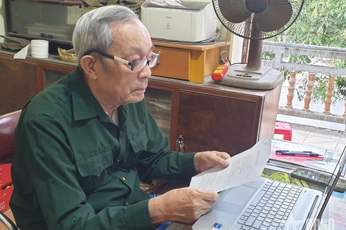 Người đam mê viết sử - Bài 1: Chuyện về 'Người lính cầm bút'